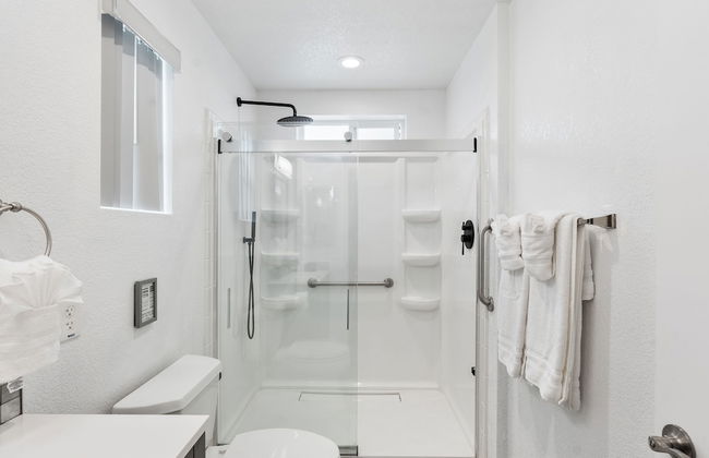 Rosewood Inn - Photo 31