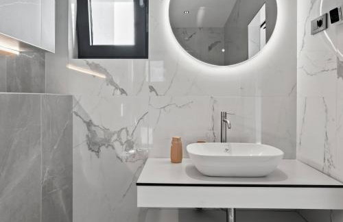 Villa Freedom - Five Bedroom House with Balcony - Foto 31