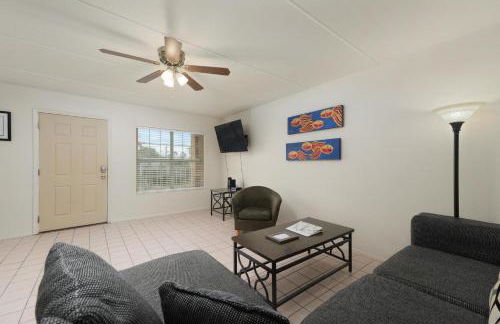 Lovely 2 Bed 2 Bath 2nd Floor Condo By Beach - Foto 15