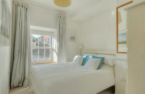 Charm Cottage - Photo 4