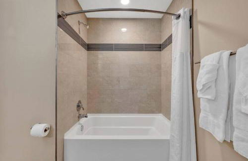 Luxury High-Rise Condo in Amazing Location | Gym - Photo 17