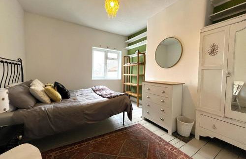 Charming cottage retreat with garden - sleeps 12 - Foto 19
