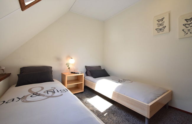 Cozy Holiday Home in Zonnemaire Near Lakebeach - Photo 8