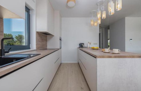 4 Bedroom Cozy Home In Poljica Brig - Foto 6