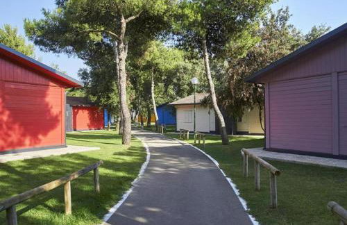 Pine-shaded Getaway w/ Pool - Foto 72