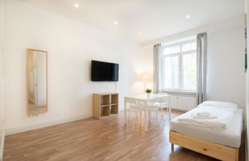Tolstov Apartments - 1 or 3 Room Apartments - 20 Min Messe DUS and Old Town DUS - Foto 1