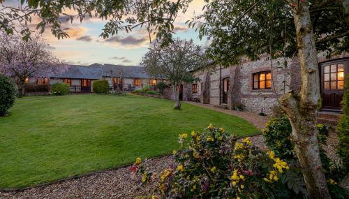Luccombe Farm Holiday Cottages - Foto 5, Garden view