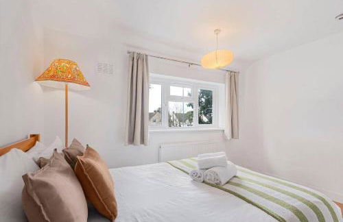 3 Bed House Sleeps 8 -Near Heathrow -Free Parking - Foto 14