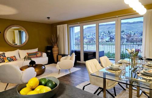 Elegant Apartment with Direct River View, Balcony and Parking in Bernkastel-Kues - Photo 1