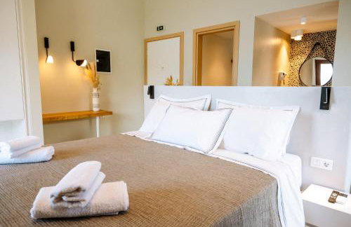 Trizonia Bay Hotel - Photo 10