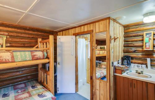 Black Diamond Guest Ranch Cabin with Lodge Access! - Foto 7