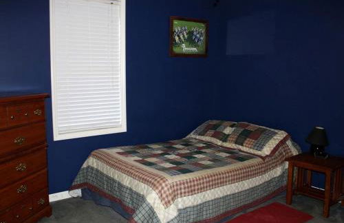 Secluded Family Getaway with Stunning Mountain Views near Pigeon Forge, Tennessee - Photo 7