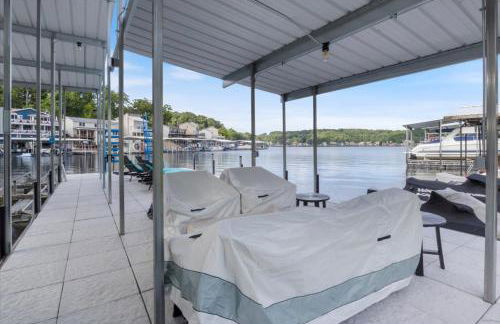 Beautiful Lake Front Home with Private Dock In Lick Branch Cove - Foto 38