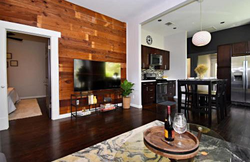 Private Hot Tub - Walk to Pearl - Pet Friendly 3BR - Foto 25