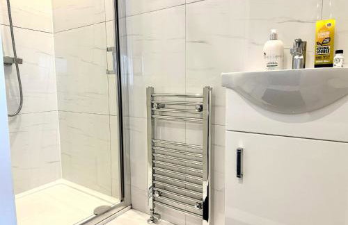 Stylish Modern, Private Apartment,15 Mins To Central London - Photo 21