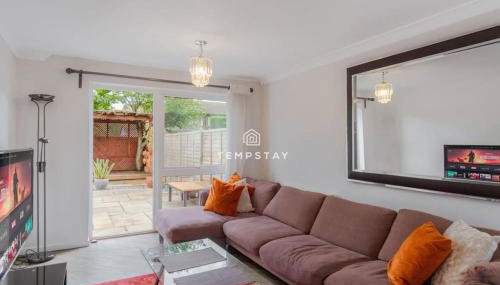 Spacious 5 bed Sunninghill with driveway parking - By Tempstay - Foto 3