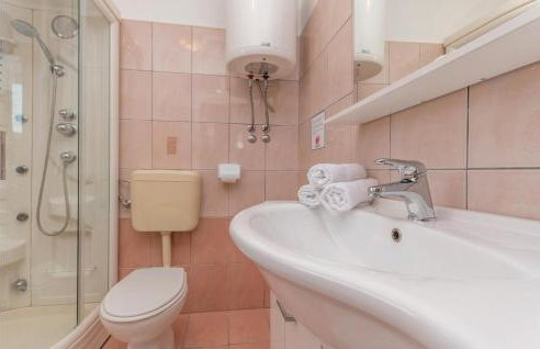 Nice Home In Nadin With Wifi - Photo 46