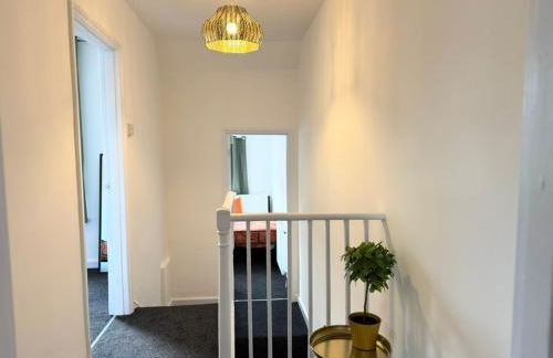 Entire 5 Bed New Home - Southampton Centre - 4BDRM - Foto 28