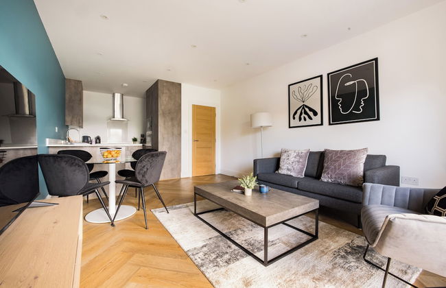 Staines Riverside by Charles Hope - Photo 28