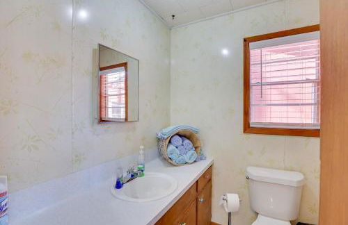 Great for Fishing! Lakefront Studio in Hemphill - Photo 16