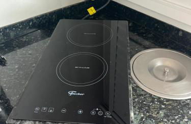 Apartamento na Praia da Enseada, 100 mt praia - Foto 2