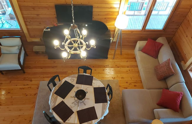 Wooden Villa w Private Garden Orchard -room w AC - Foto 2