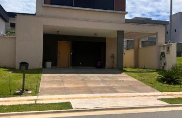 Sobrado em Cond de luxo próx ao autódromo de Goiânia - Foto 1