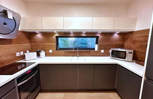 Chy Mena. South facing lodge with hot tub & views. - Foto 14