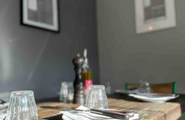 Canford Cliffs Apartment - Photo 11