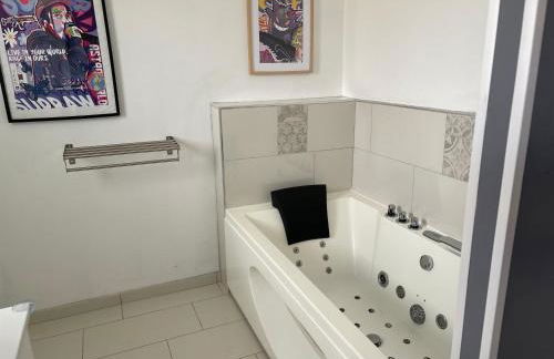 Maison moderne au calme avec billard, jacuzzi, bain à remous, piscine, Babyfoot - Foto 45