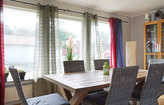 4 Star Holiday Home in Tanumshede - Photo 12