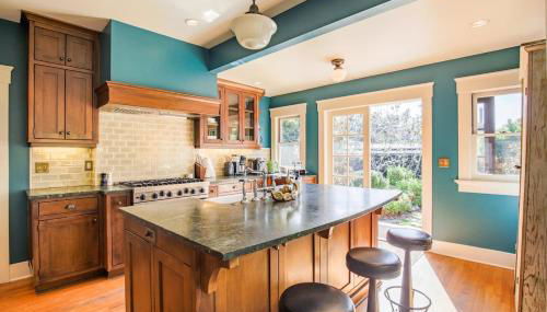 Gorgeous Eccentric Family Home with Cowboy Pool - Foto 5