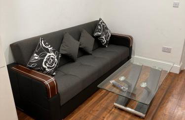 Lovely Hillingdon Family Holiday Home - 6 bedrooms - Foto 31