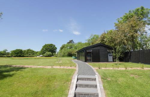 The Tractor Shed - Photo 22