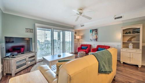 Bright Carolina Beach Condo - Walk to Shore! - Foto 1