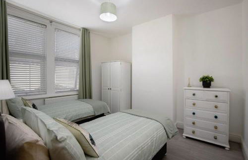 Comfy 3-Bed, Sleeps 5 & Parking - Foto 19