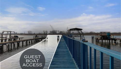 Lakeside Bliss 2BR, 1BA with All Modern Comforts - Foto 1