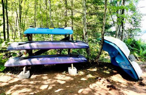 Outstanding Retreat with Dock, Game Space and Lake Views in Wisconsin - Foto 49