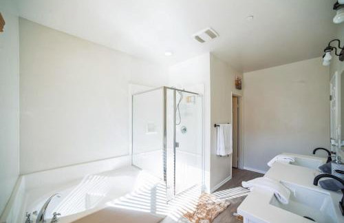 Charming Pet-Friendly Getaway in Sunny Beaumont home - Foto 39