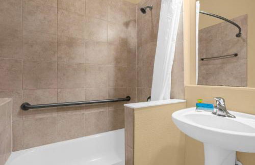 Sunny Summer Awaits - Renovated Townhome by Disney! - Foto 26