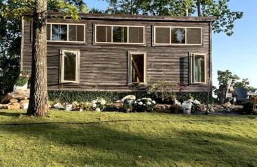 Gorgeous Tiny House with Indoor and Outdoor Lounging Space in Alabama - Foto 11