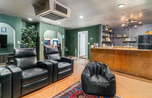 Tucasa - Private Backyard Resort - Theater - Foto 7