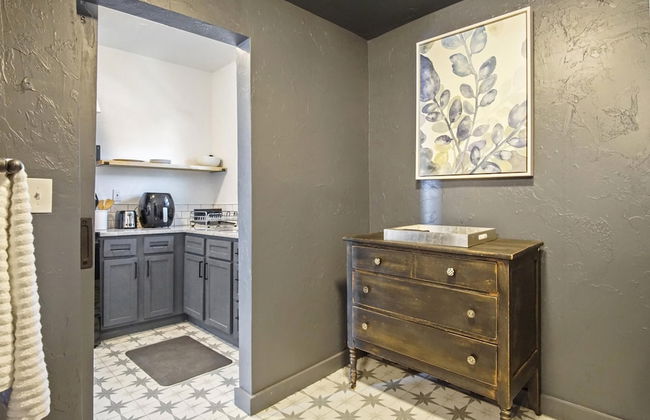 3-story 6-bedroom 4 Bathrooms 3min-asian Dist - Photo 71