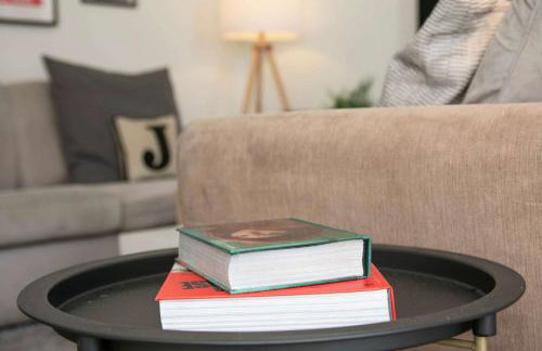 Comfortable 4 Bed Modern Townhouse with Parking - Foto 48