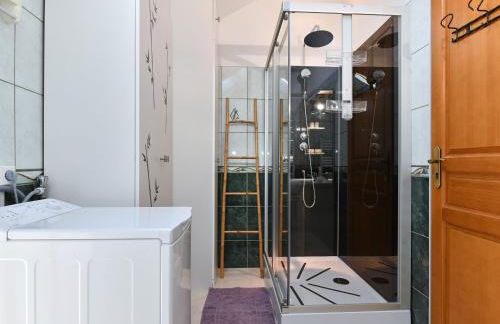 Gîte convivial avec terrasse abritée, 3 chambres, cuisine équipée, espace détente, proche autoroutes et pistes cyclables. - FR-1-744-6 - Foto 20