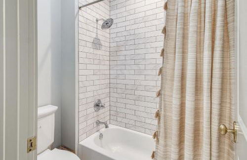 Idyllic Savannah Apartment with River Views! - Foto 17