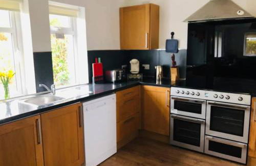 Cosy 3 bedroom home in centre of Brodick - Photo 7