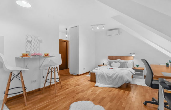 Attic Studio near Carol Park - Foto 8