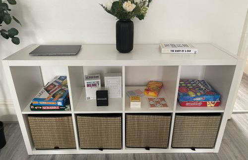 Spacious Flat! Sleeps 7, Pet Friendly and Parking - Photo 29