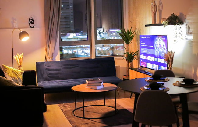 Cozy Luxury City Apartment in Central Bracknell - Photo 7